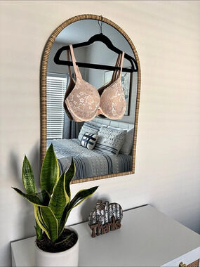 Victoria's Secret Body by Victoria Perfect Shape Push-Up Bra Floral Pink 34 DD.